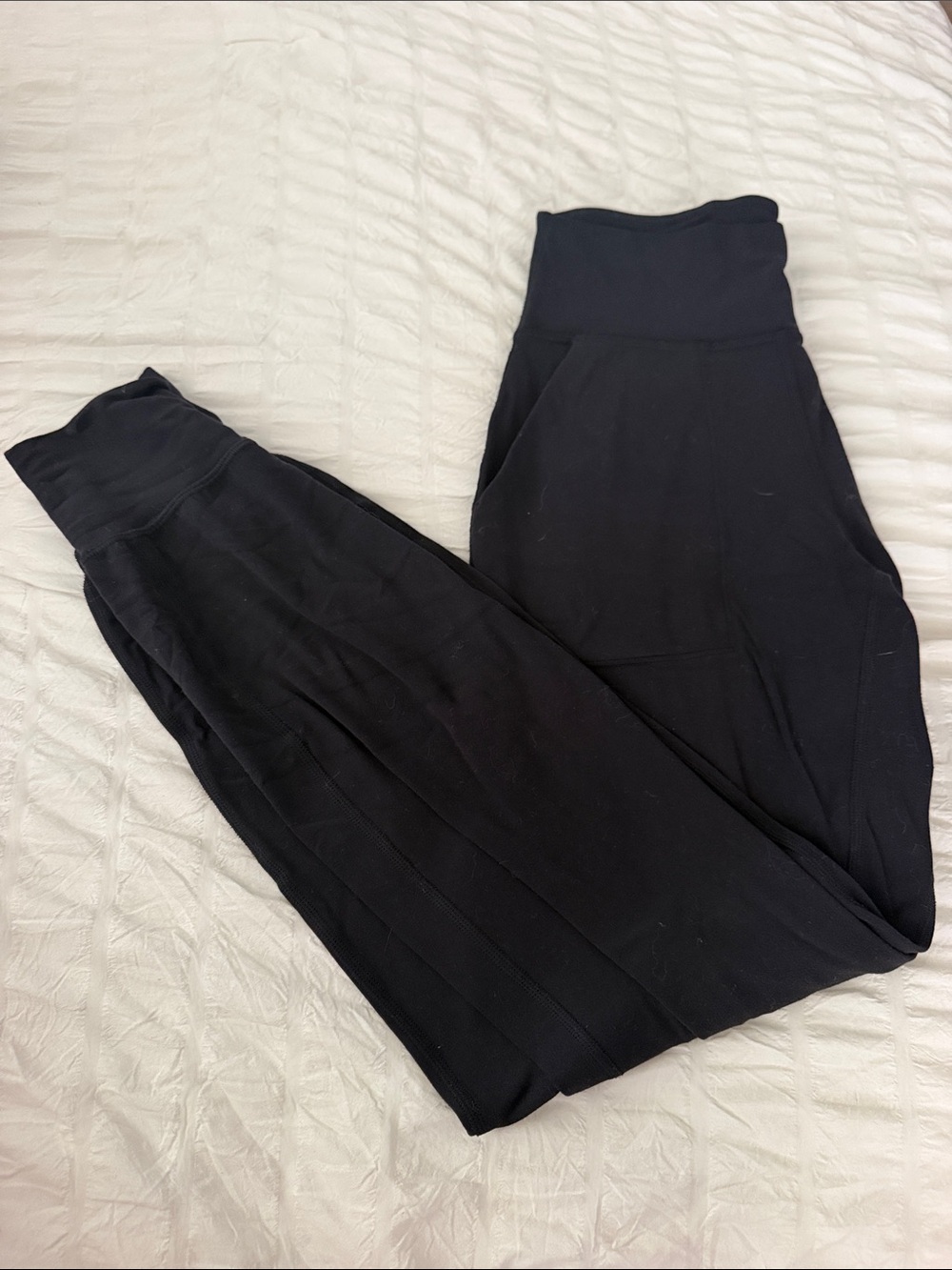High-Waist Black Lululemon cuffed Leggings